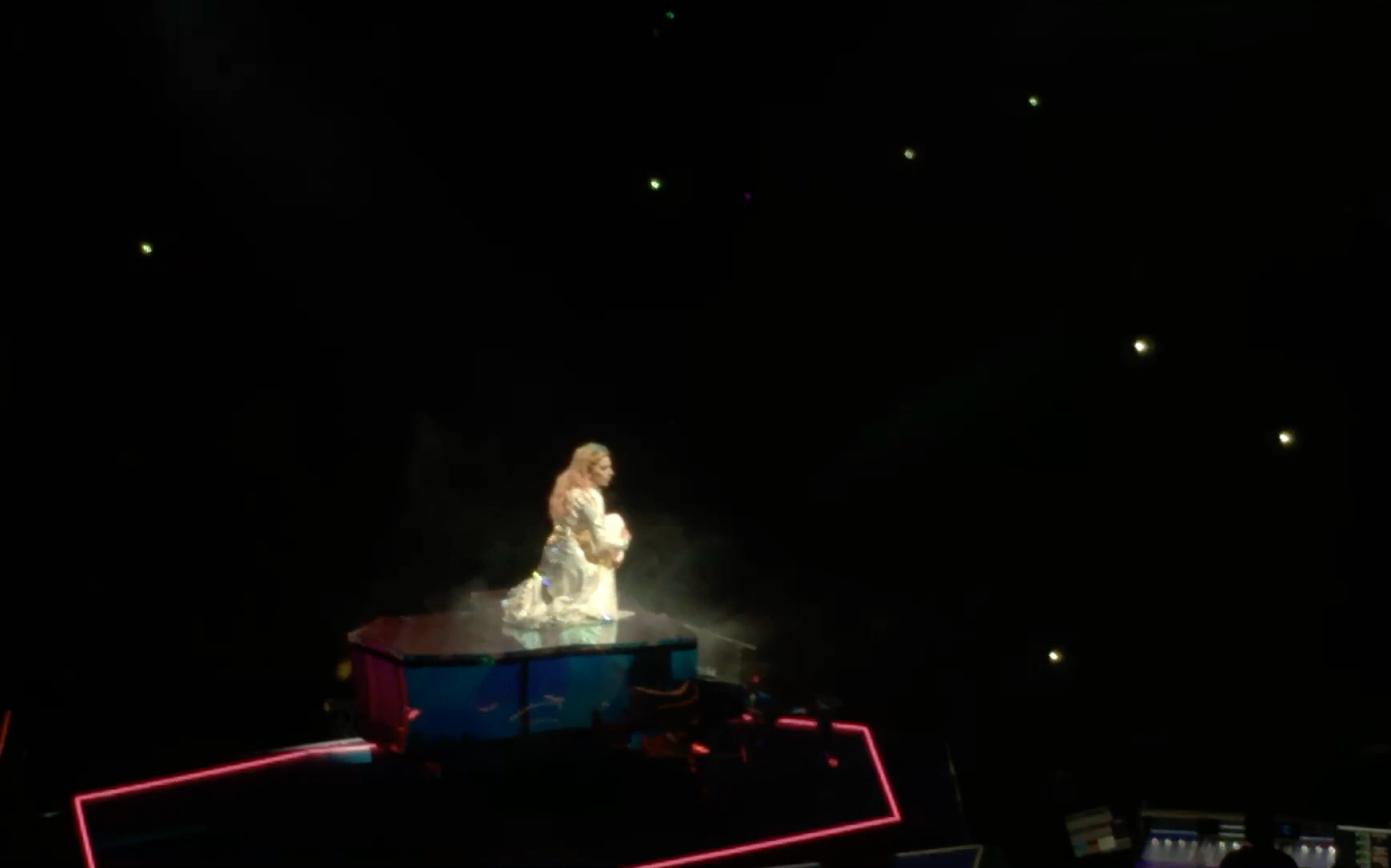 [图]Lady Gaga《Million Reasons》百万理由live from Joanne World Tour2017.9.11费城站第二场.