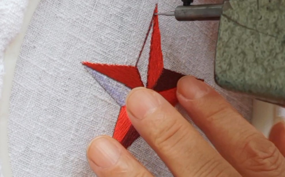 丁大姐手推绣Ⅰ五角星的两种绣法1