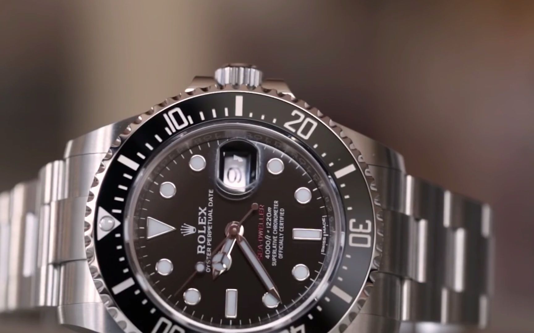 劳力士单红鬼王:大表盘霸气又奢华,非常适合大手腕男士佩戴!