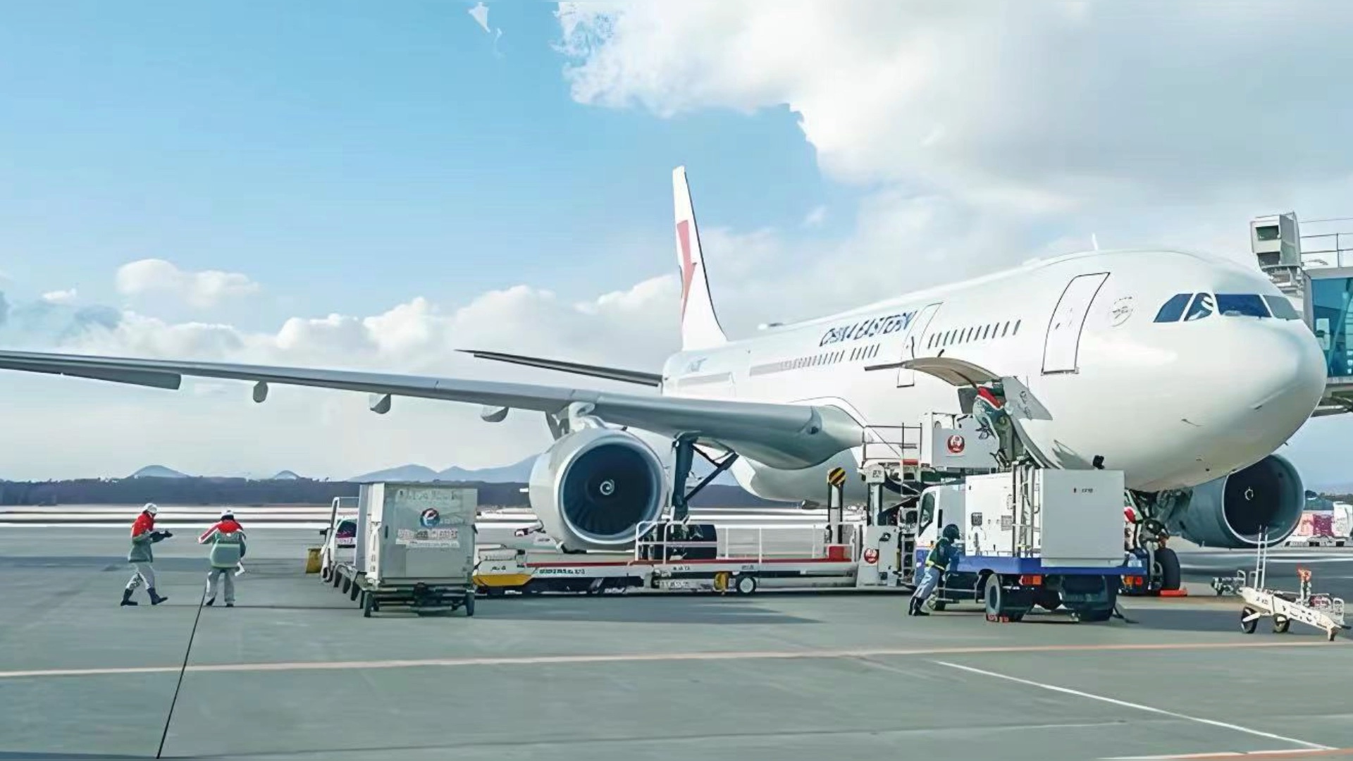 空运概念二季度营收增幅排行榜：华夏航空增幅1507%