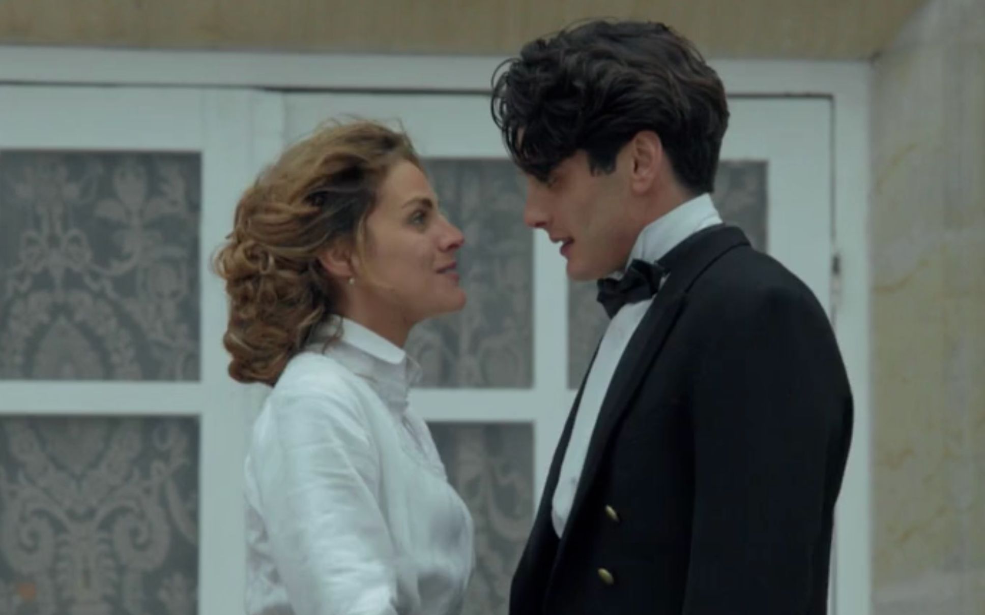 西剧浮华饭店granhoteljulioalicia霸道服务生x傲娇酒店千金吻戏合集