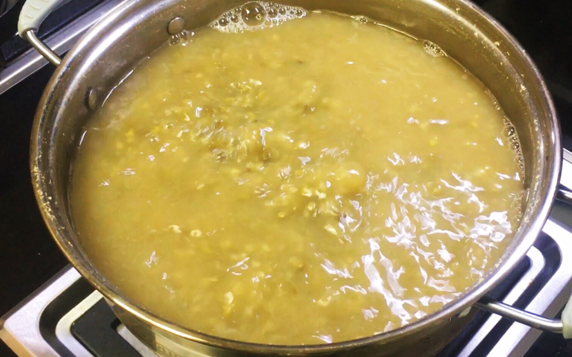 还在傻傻地出去买绿豆汤喝?,教你在家5块钱能煮一大锅,清热又解暑!