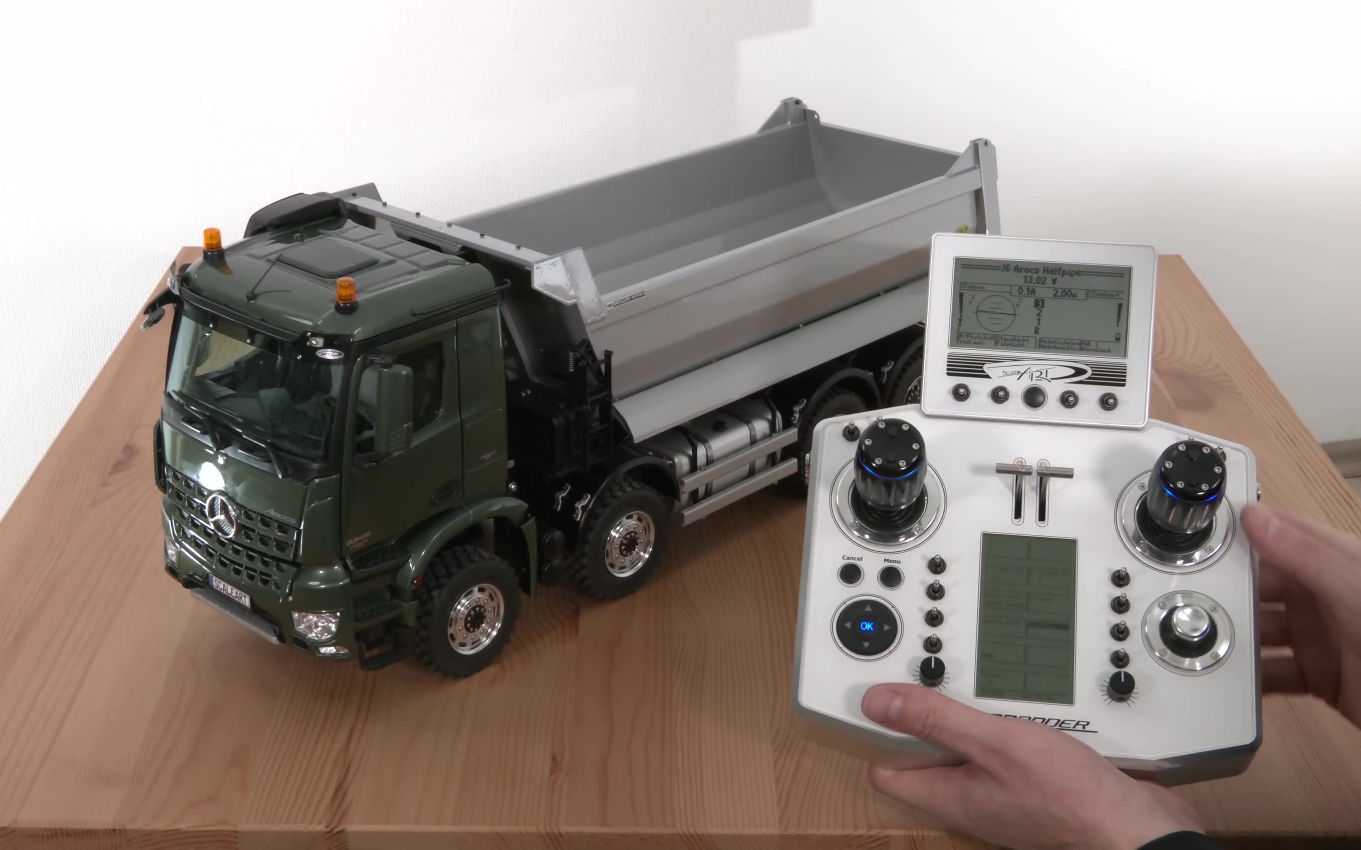 rc遥控8x8奔驰arocs3345卡车开箱测试_哔哩哔哩_bilibili