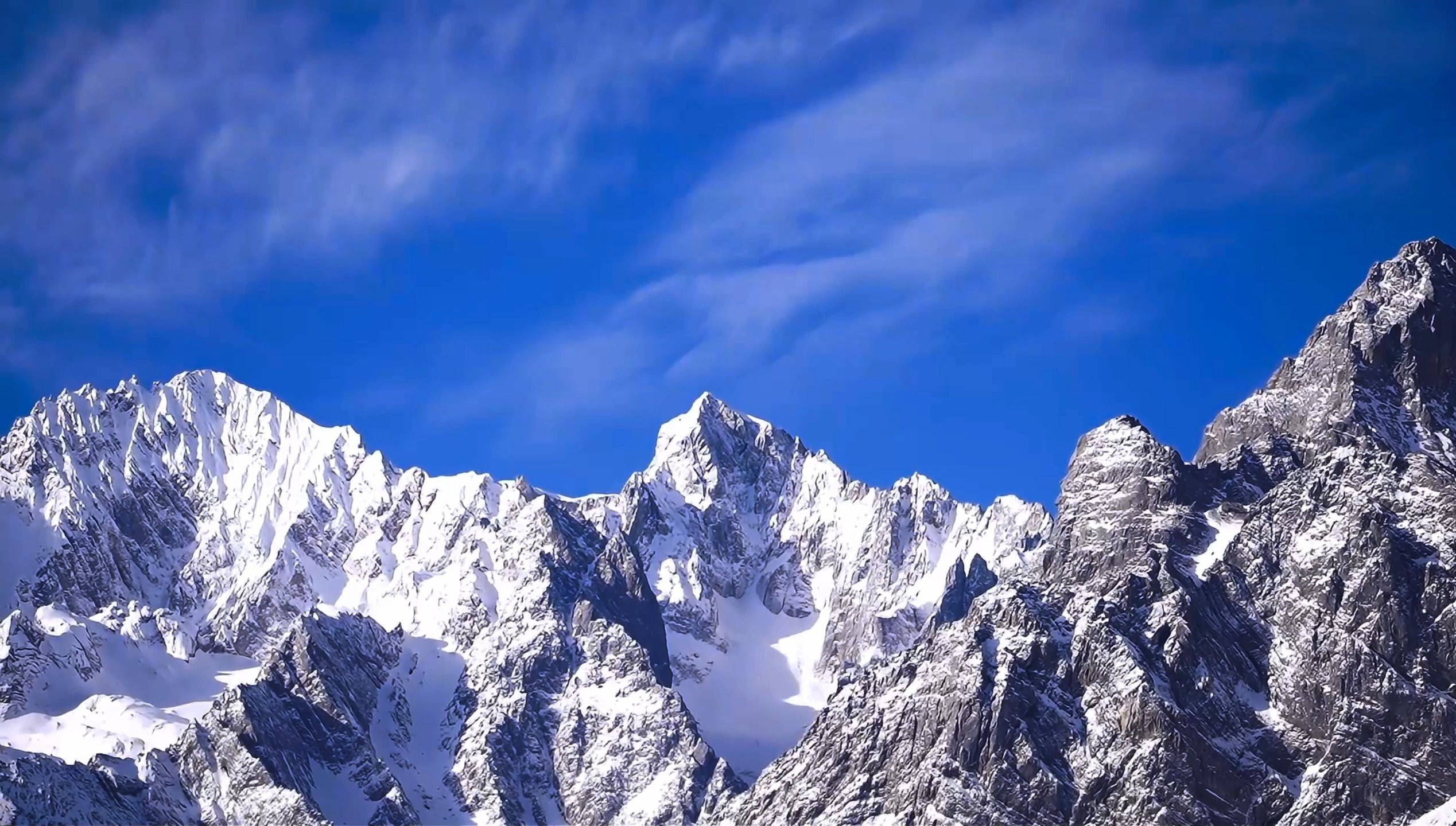 玉龙雪山PPT图片