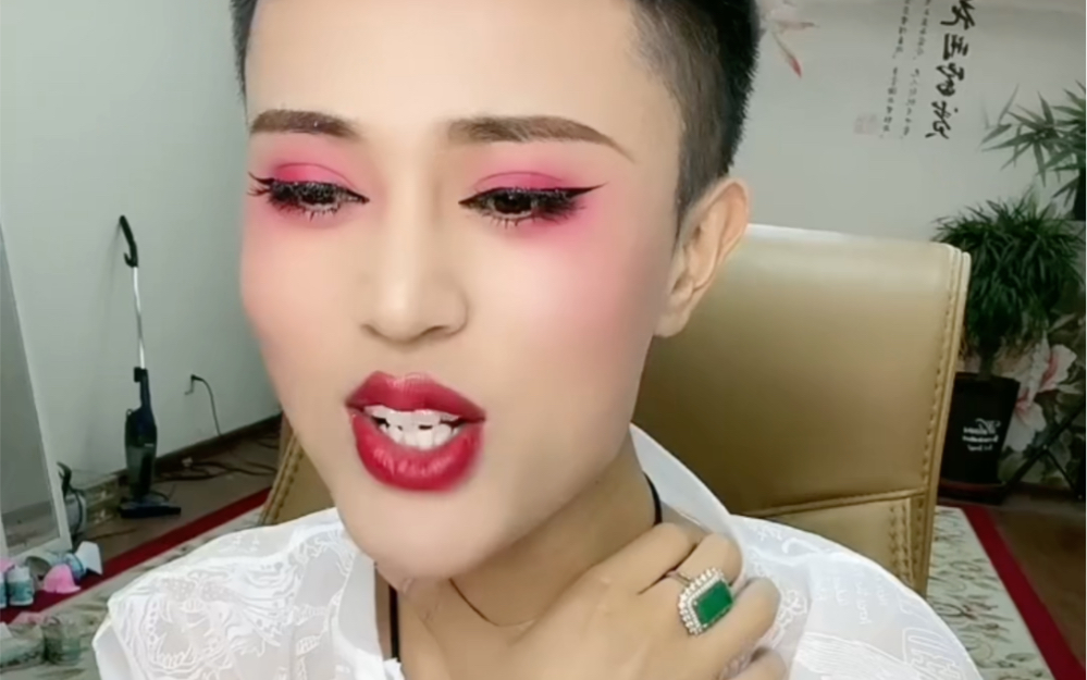 河南百万粉丝网红罗大美,被熟人抢二百万后灭口.