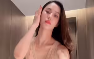 风韵迷人阿姨