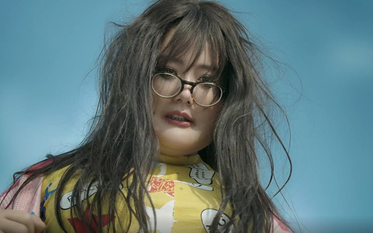 胖妞嫁不出去要跳楼,保安无奈和她结婚,不料减肥成功后变大美女