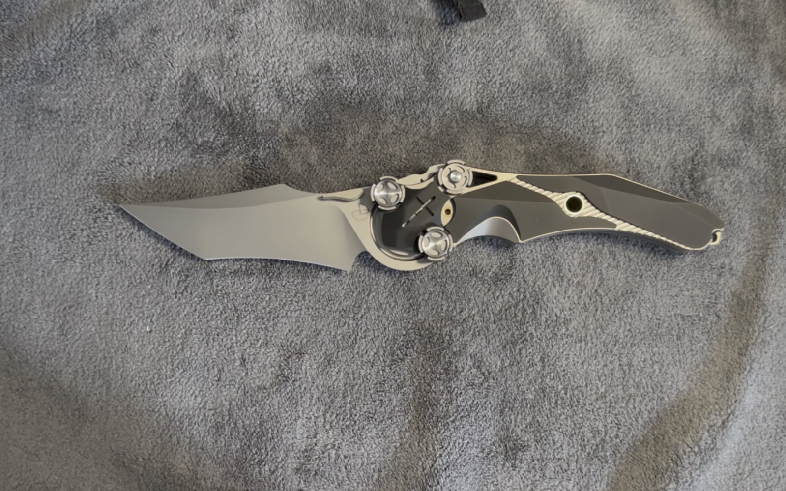 面具男说刀-mundus世界 救赎 折刀