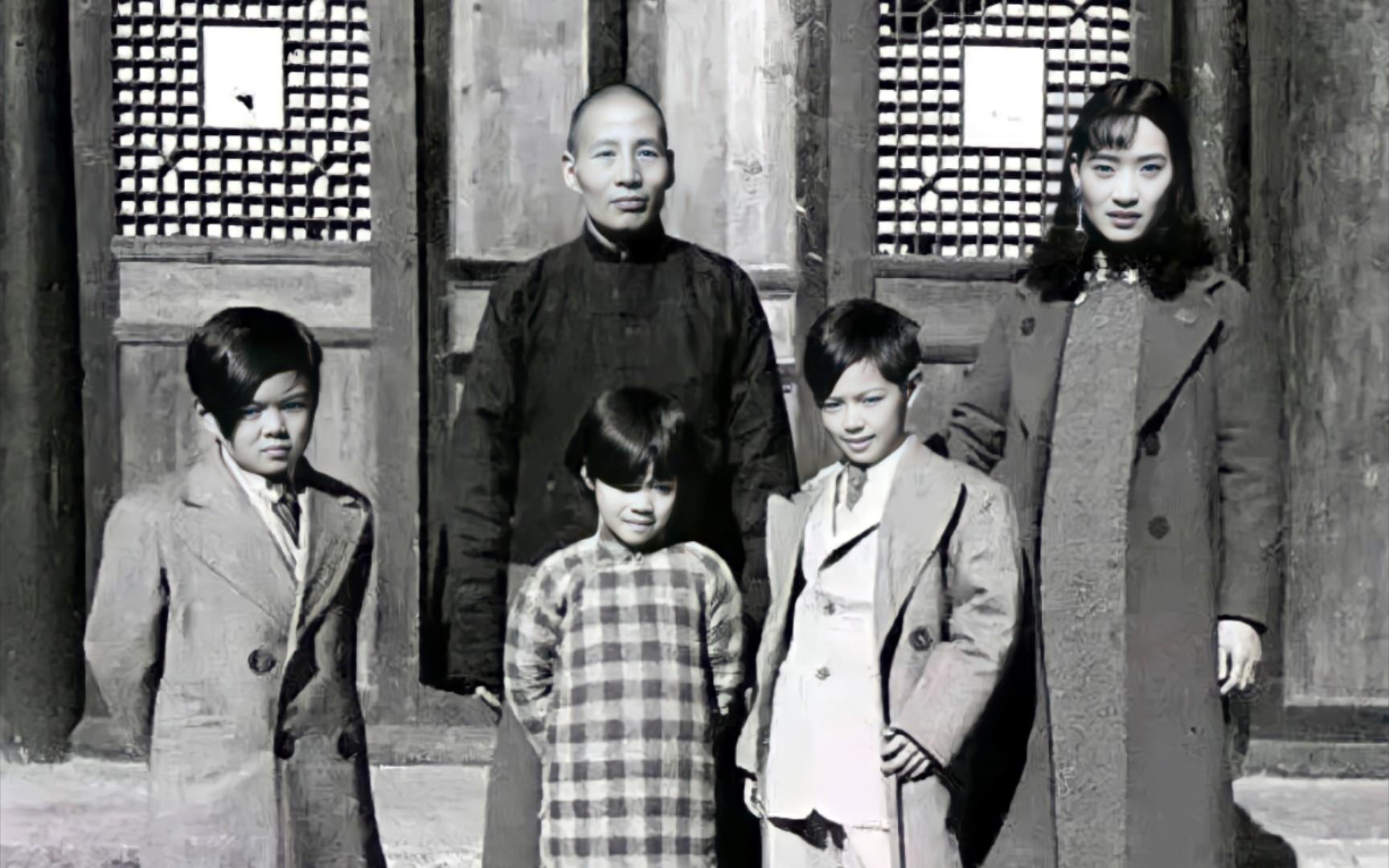 民国时期川西地主恶霸刘文彩和五姨太王玉清及孩子的照片哔哩哔哩bilibili