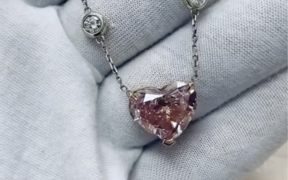 心形浓彩粉钻项链