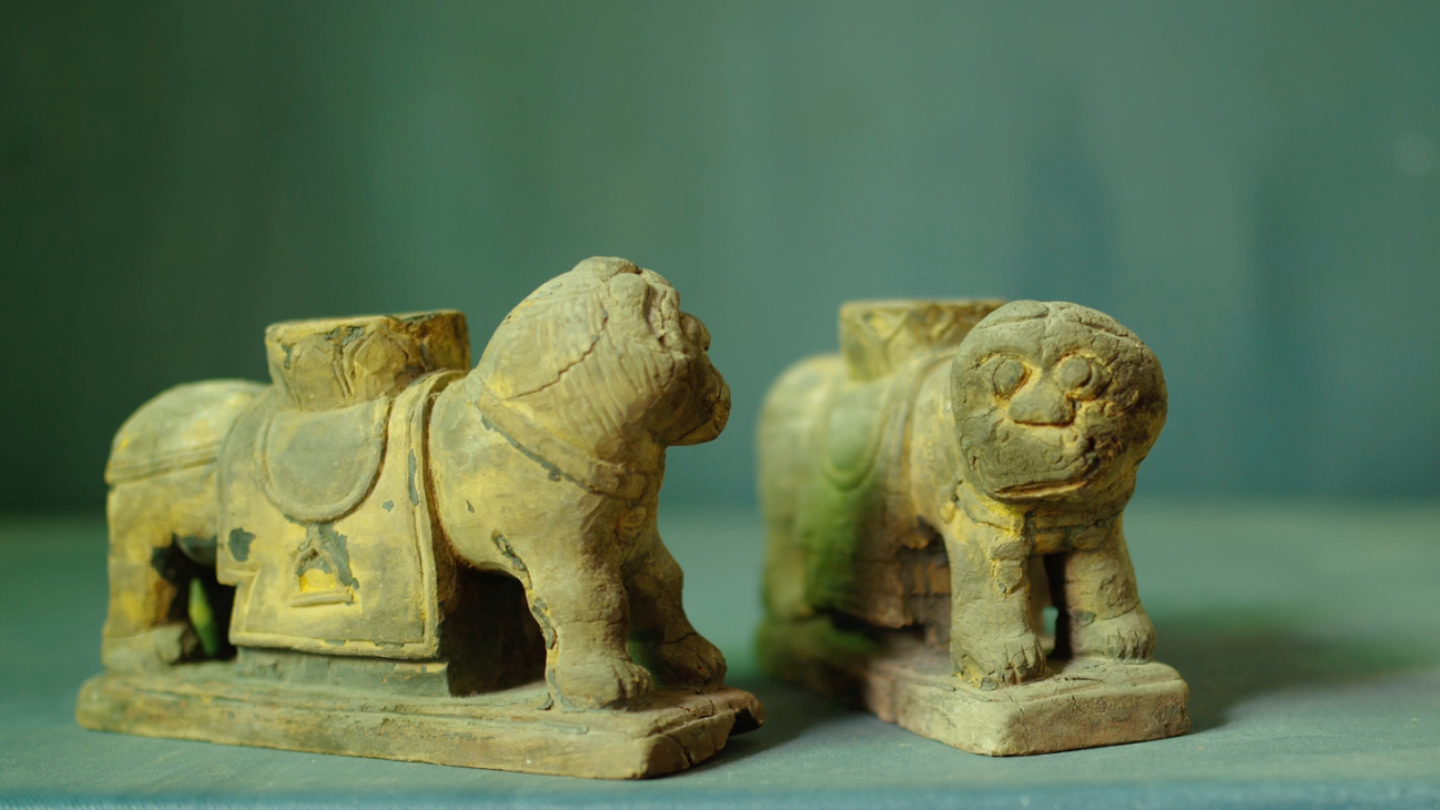 元代山西木雕狮子一对