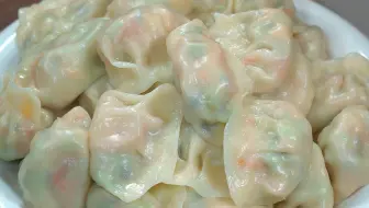 西葫芦三鲜馅饺子像我这样调，鲜香美味，孩子们都抢着吃