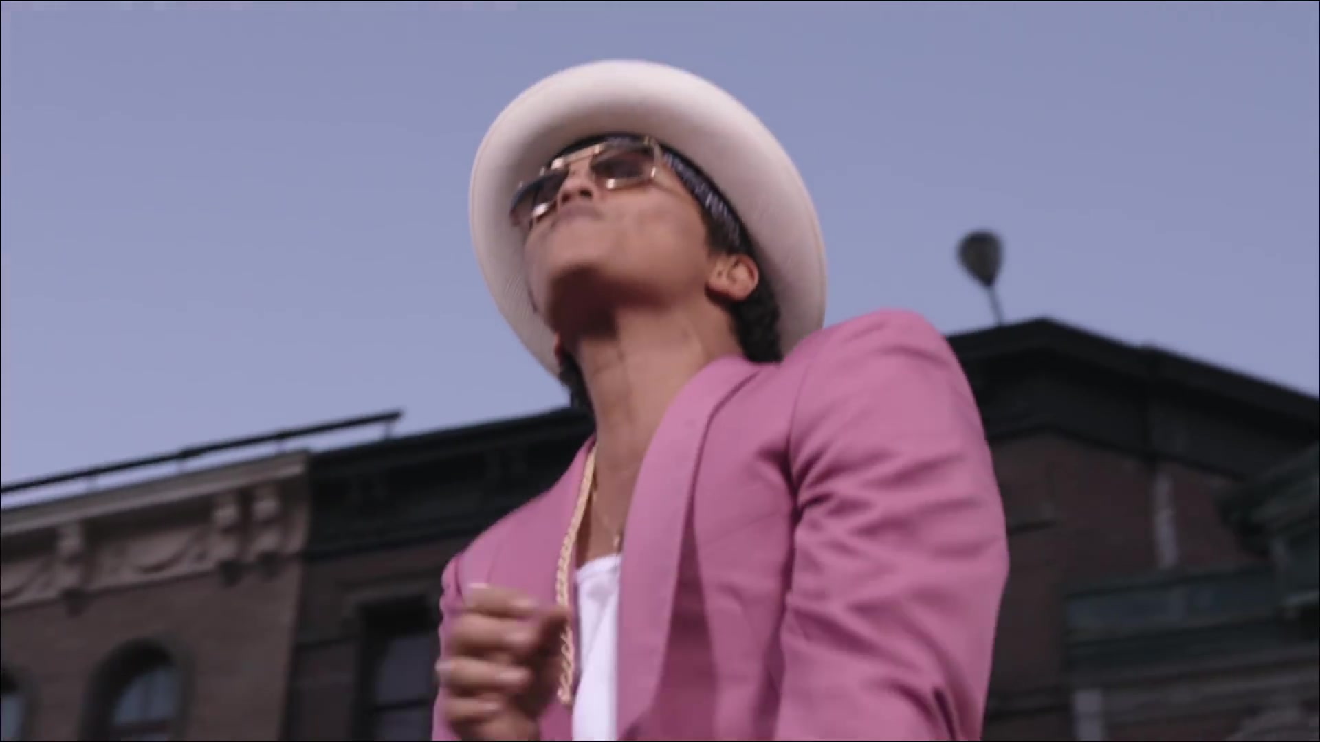 《uptown funk》bruno mars火星哥&mark ronson 绝对好听的歌曲