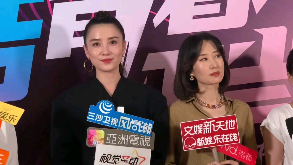 【电视剧白色月光】宋佳:和刘敏涛经常有难忘的瞬间 很多场戏想吻她?