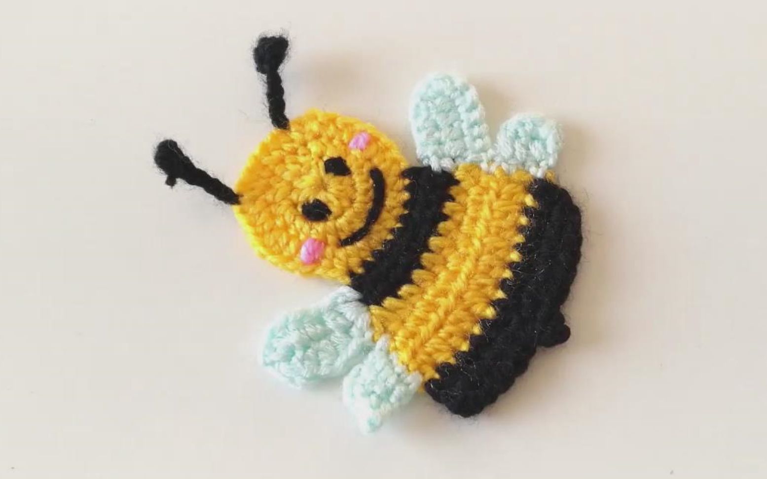 「毛线编织教程」卡通小蜜蜂图案的钩织方法!