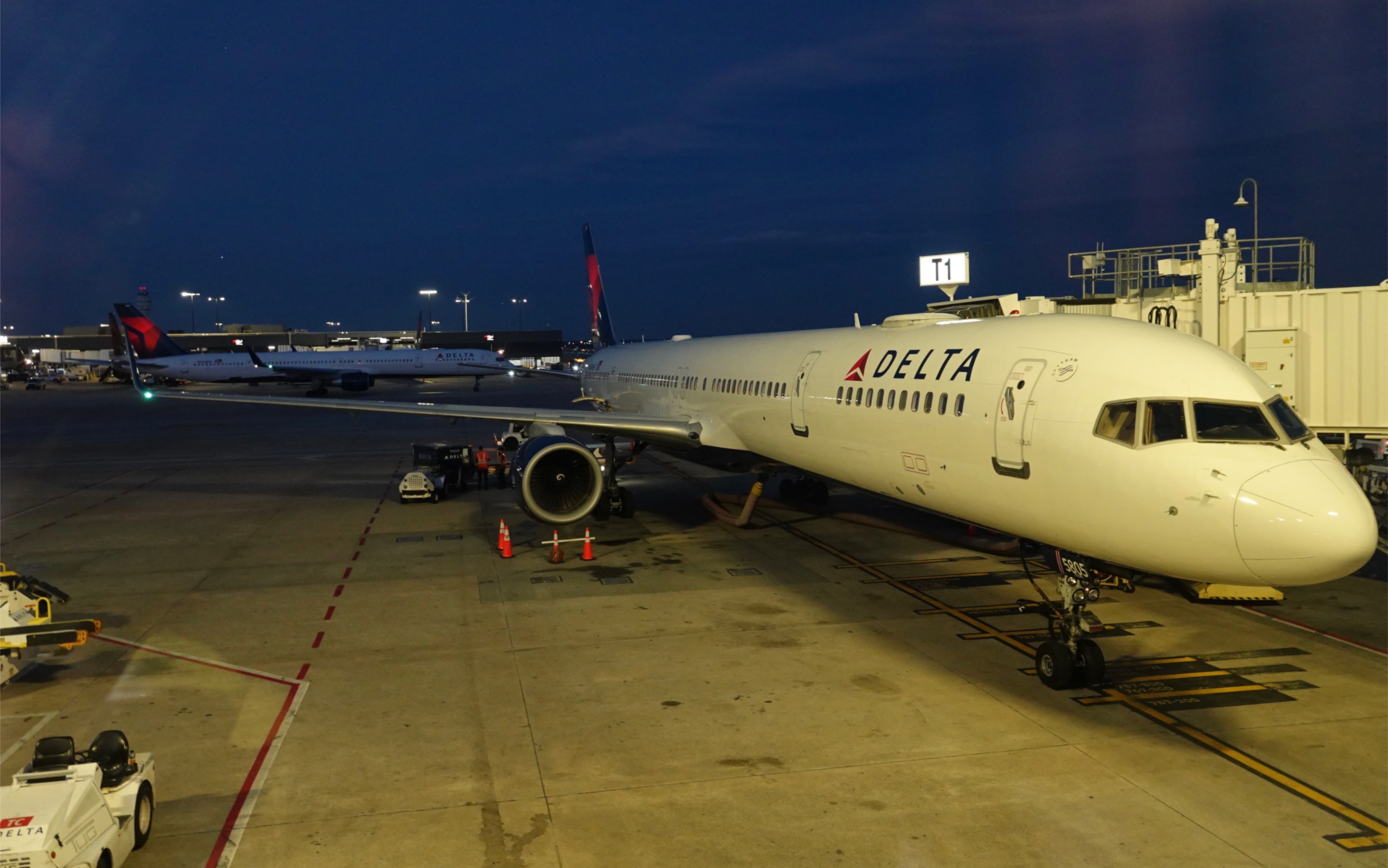 达美航空 757-300 亚特兰大傍晚落地_哔哩哔哩_bilibili