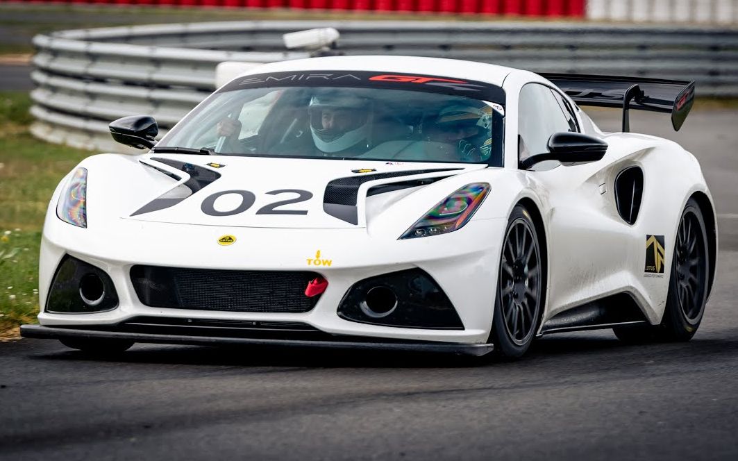 莲花emiragt4赛车发布v6声浪第一视角试乘screamingv6sounds