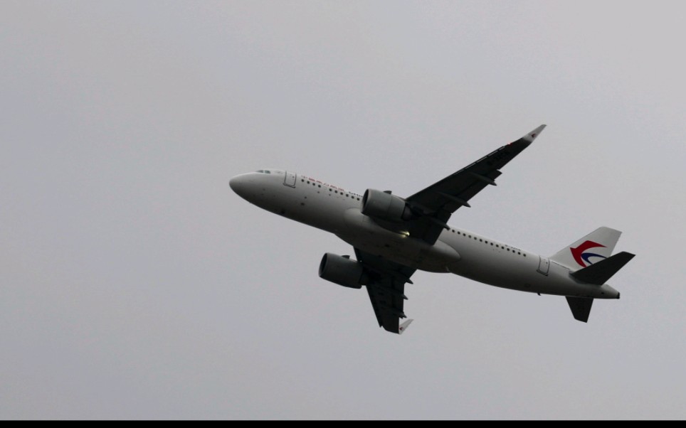 东航客机a320起飞