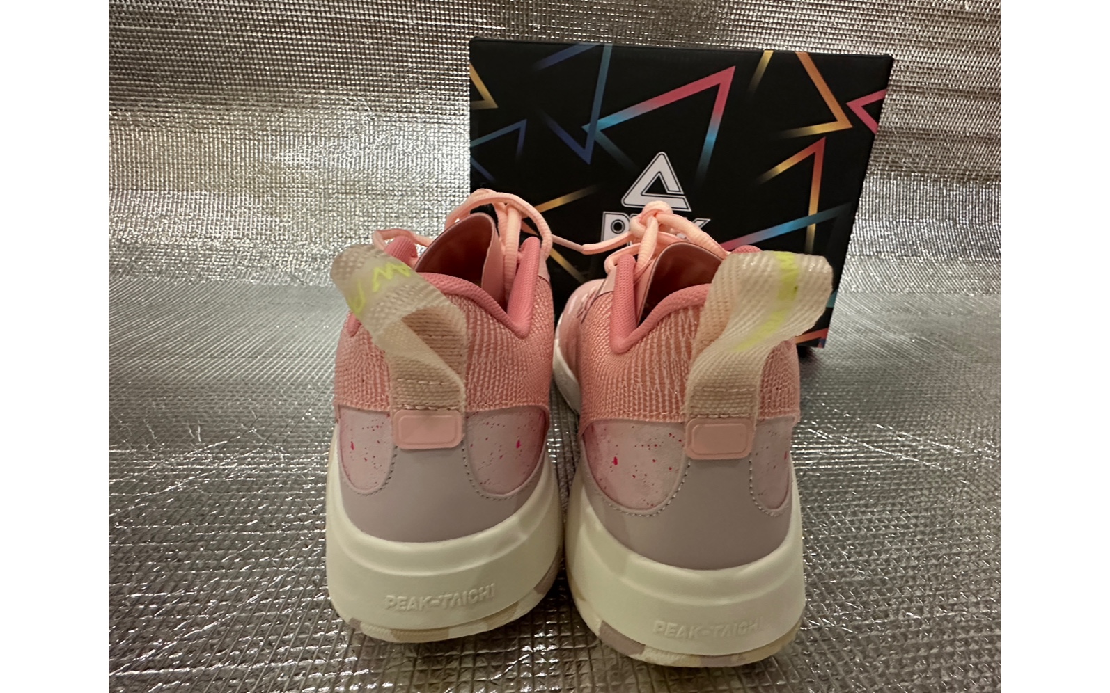 匹克 态极澎湃大三角2.0 樱花粉