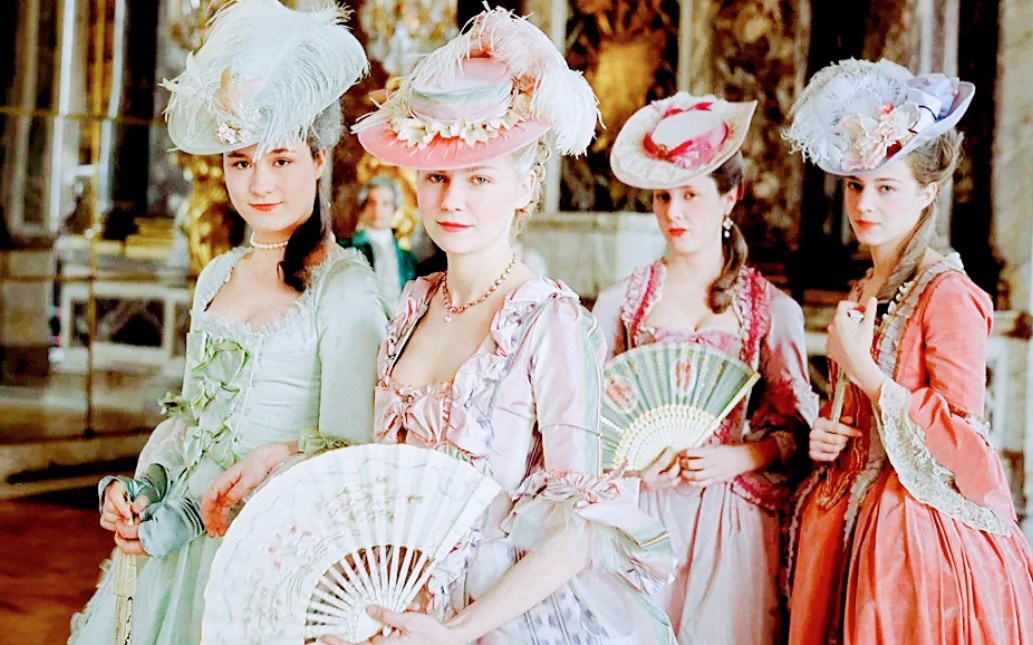 【盘点洛可可裙】四版《绝代艳后》还原人间真实凡尔赛.