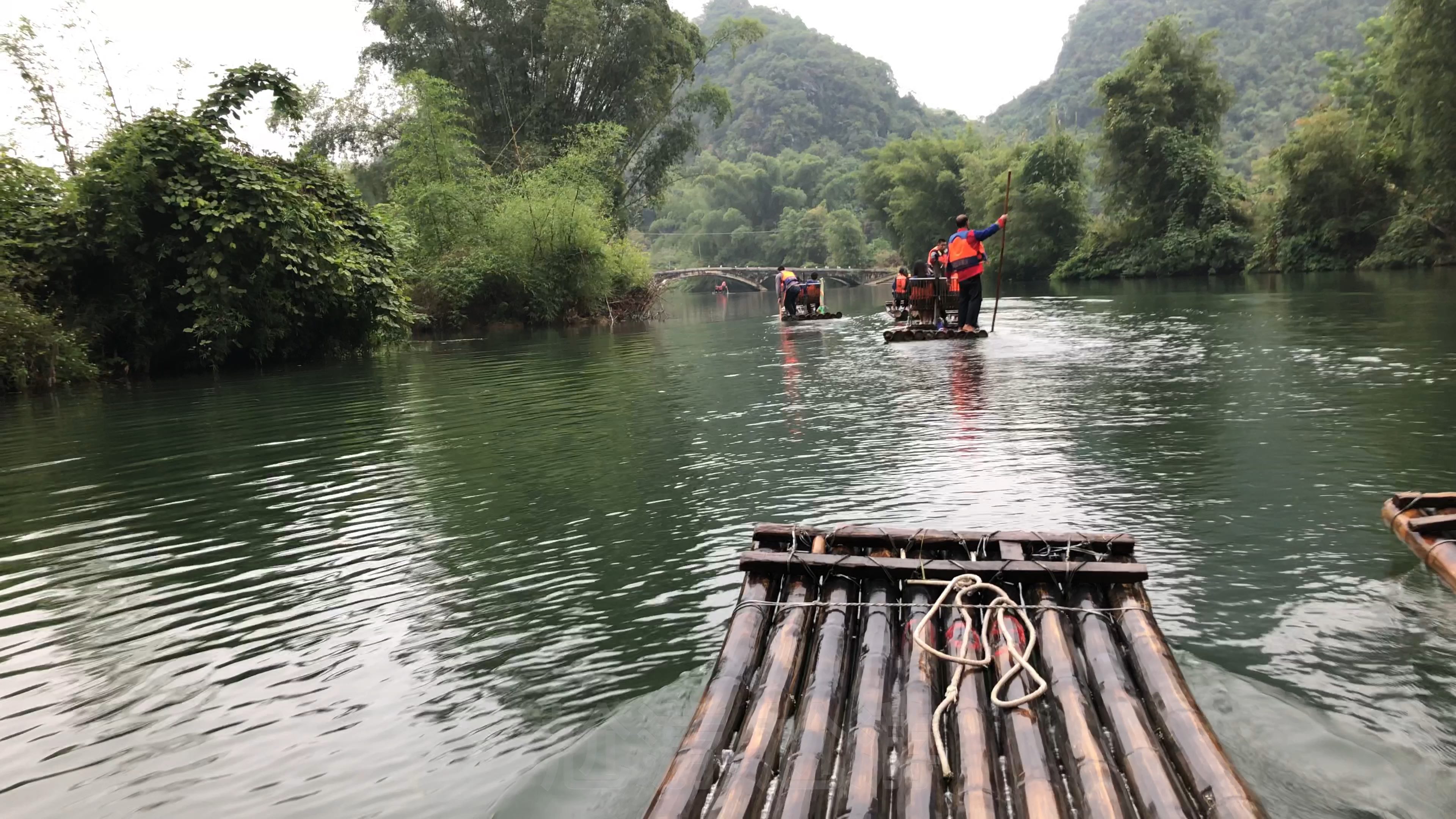 桂林陽朔遇龍河竹筏漂流