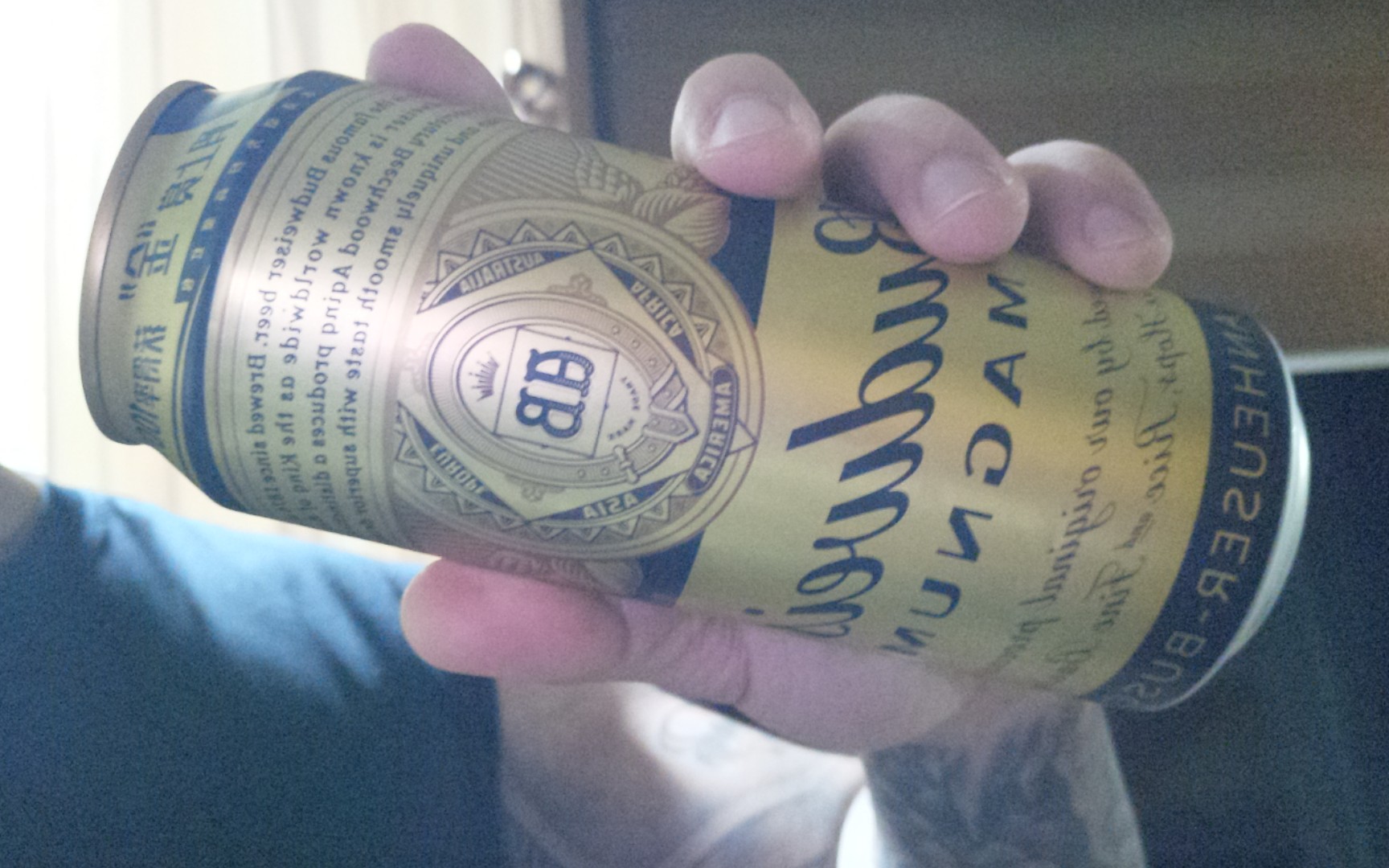 [小酌]百威黑金啤酒