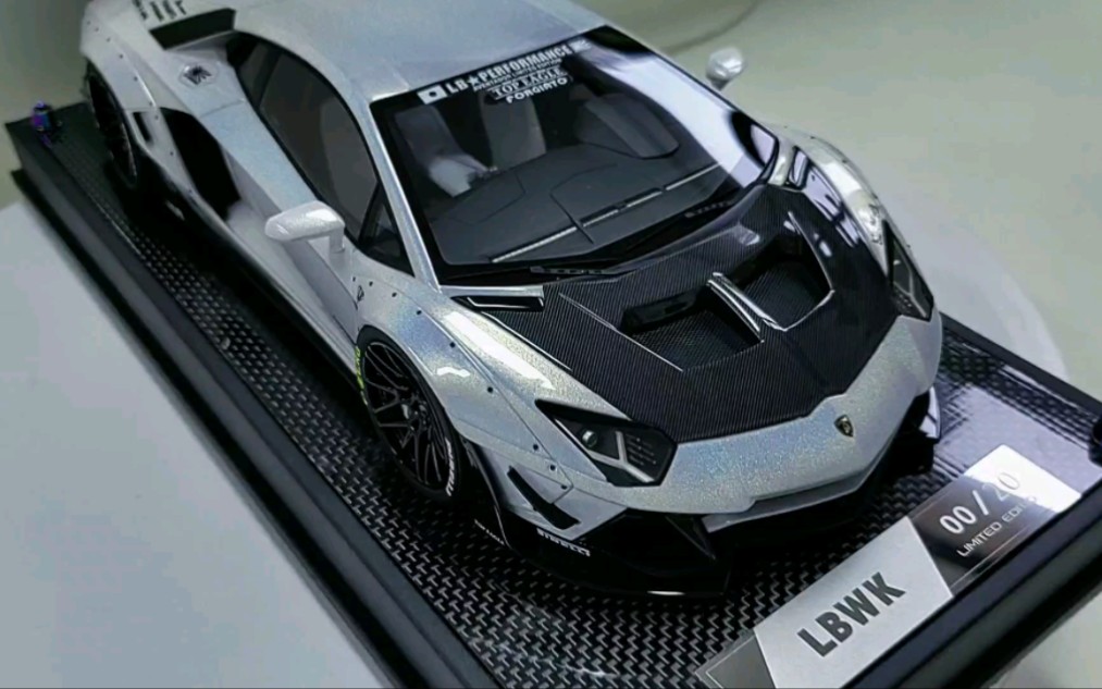 lbwk 1/18 兰博基尼aventador 2.0 变色白 树脂汽车模型