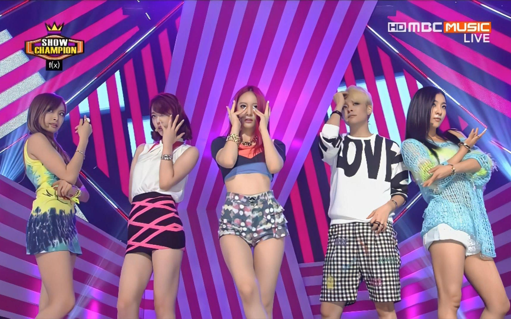 [图]【4K 舞台】f(x)《 Rum Pum Pum Pum 》MBC Music Show Champion 20130731