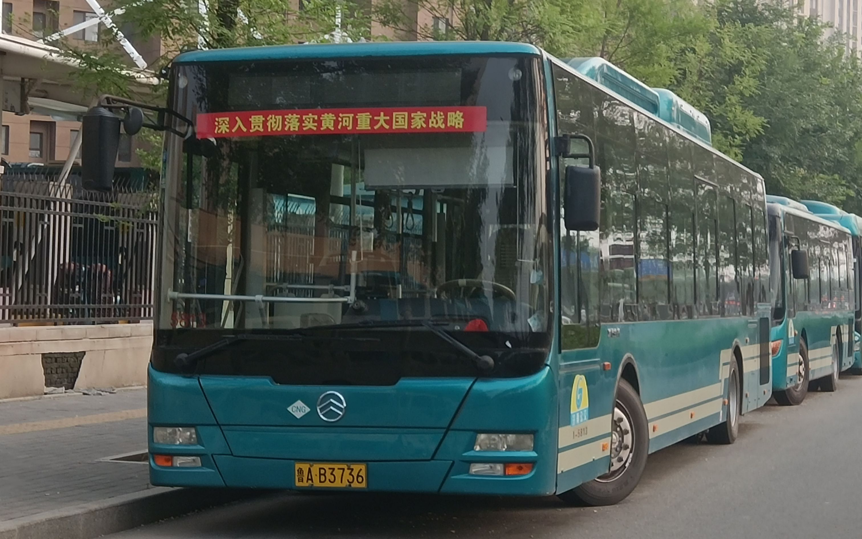 pov172k75路金旅下行华山珑城公交车场新世界商城20210807