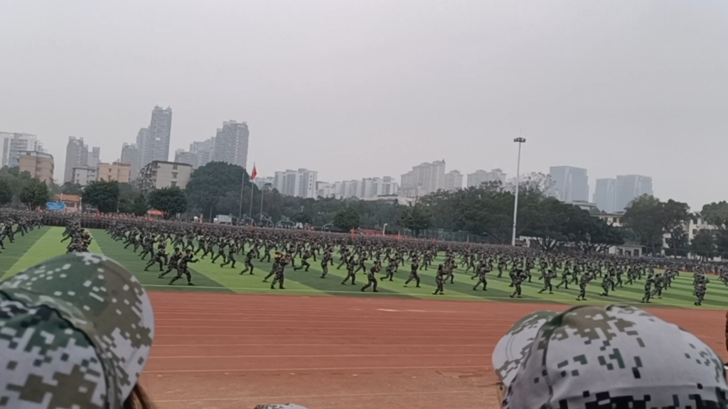 [图]广西大学 军训彩排 匕首操