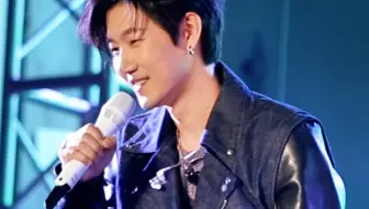 男低音歌唱家轻轻炫技，我狠狠爱上！老师我们家孩子不是男低音吗，怎么会有拉麦半米藏腔炫技？这太对了，这太爽了，追王晰的的每一秒都是幸福享受