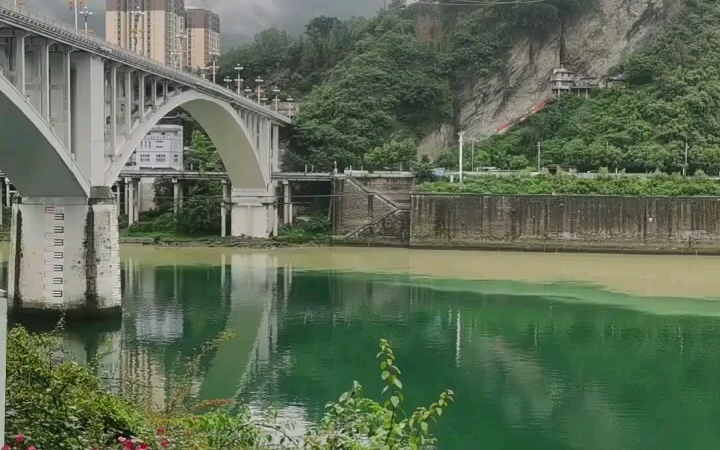 重庆彭水两江汇合处,真漂亮.