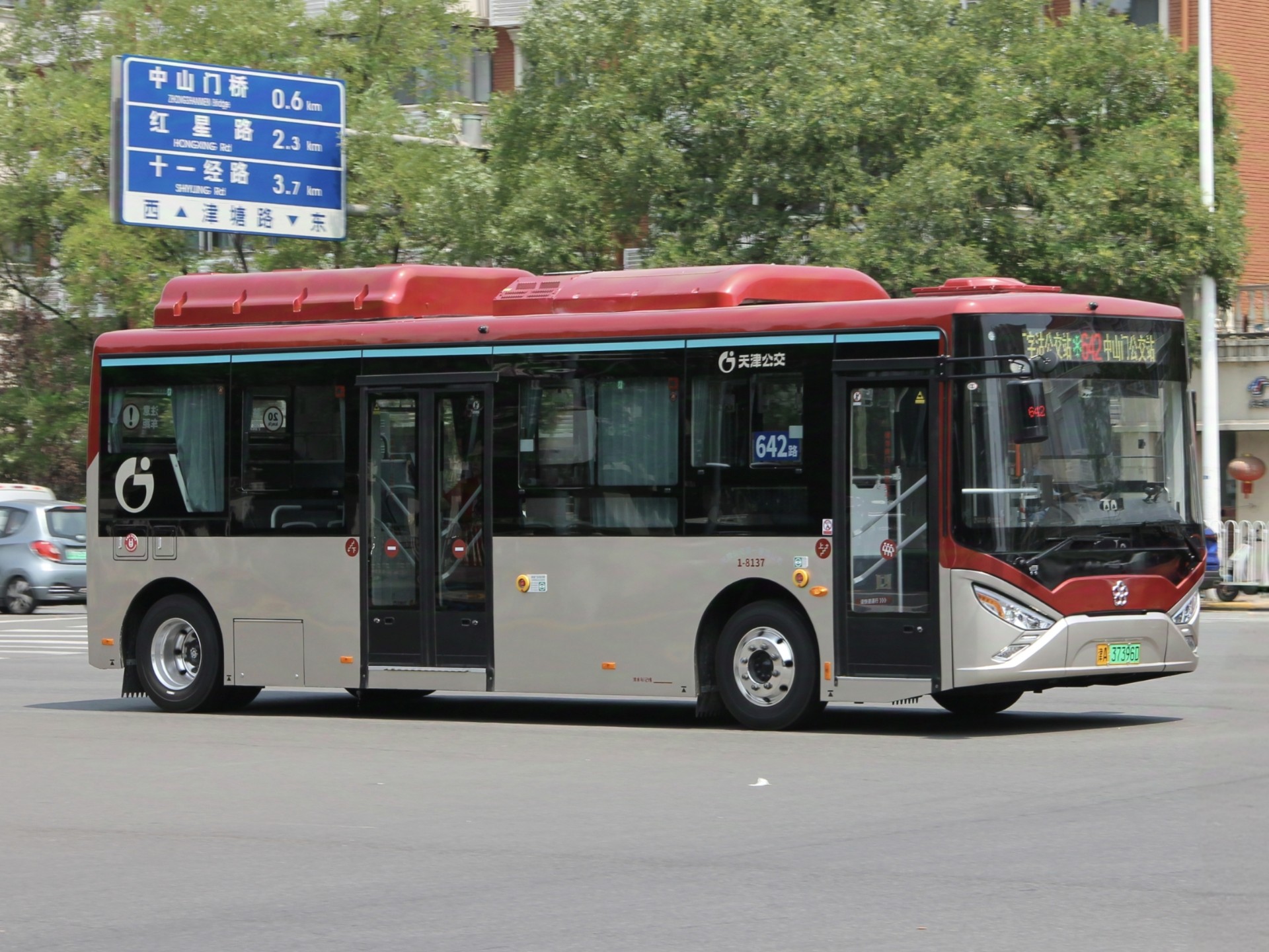 新鲜六狗上线天津公交642路新车走形音