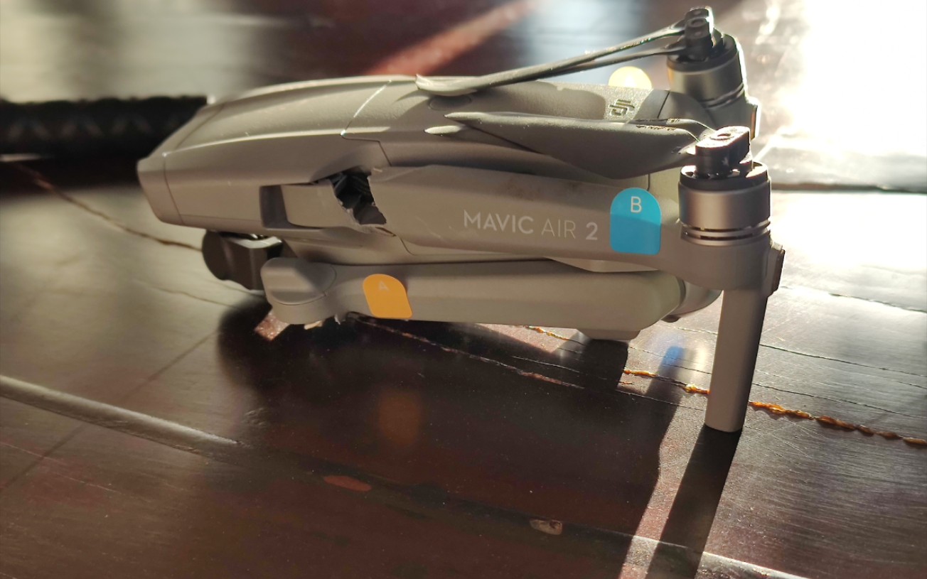 活动作品大疆mavicair2无故失控炸机就离谱