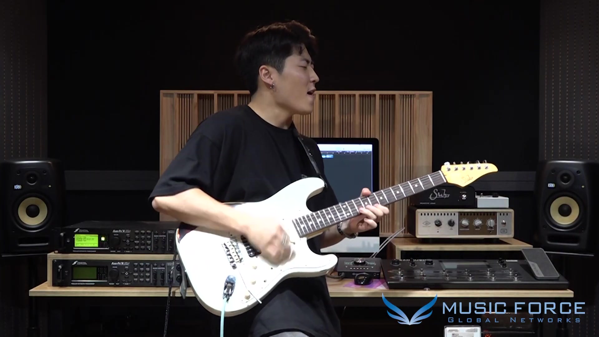 [图][MusicForce] Suhr Classic S Antique (Pro-Series) Demo - ‘Swamp Thing’