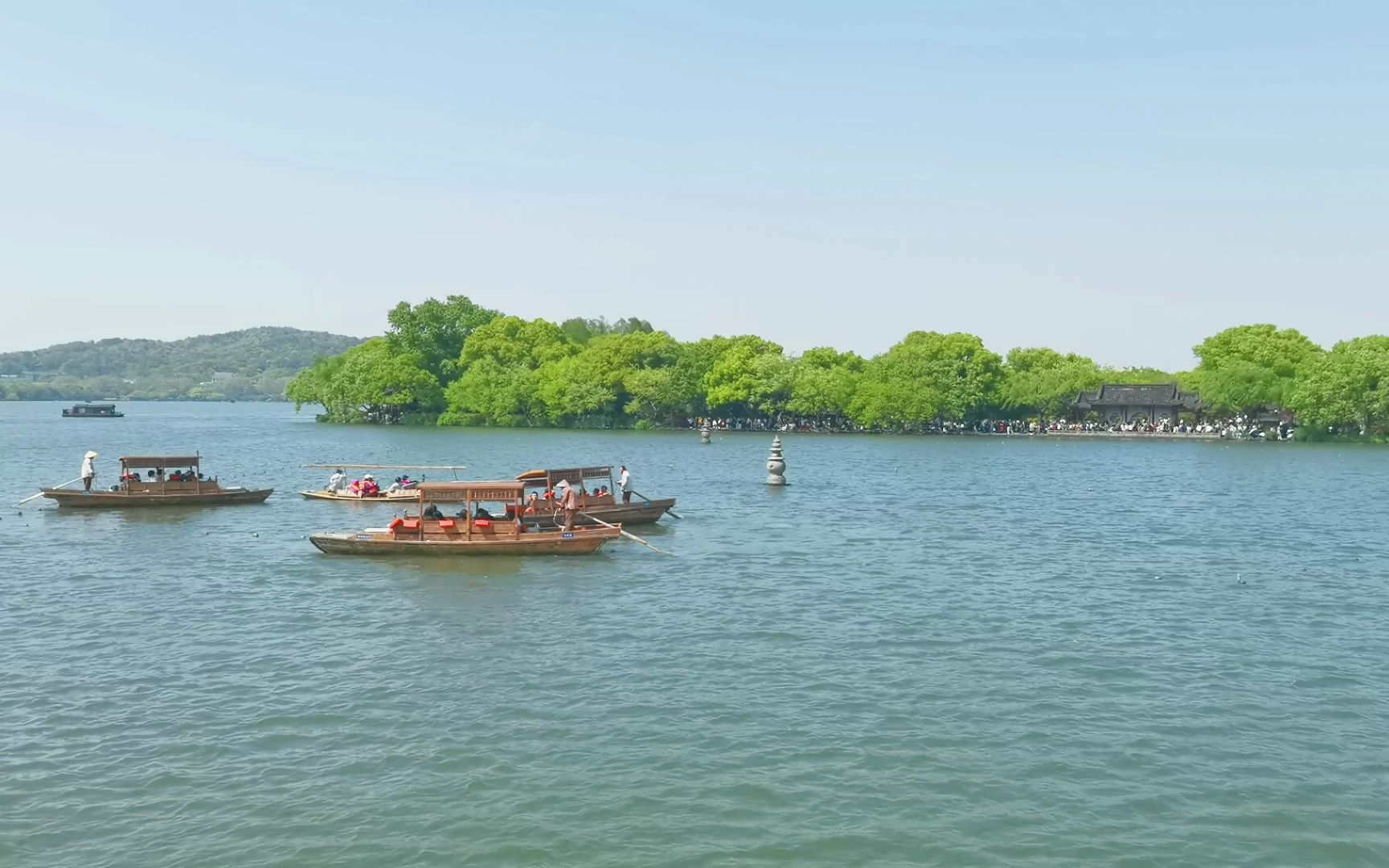 坐船看西湖三潭印月