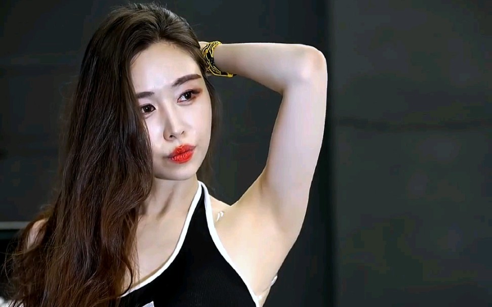 4k/国际车展#超模@俞丽.