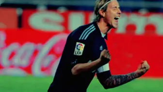 【古蒂】Guti's reaction after Cristiano scored the winning penal