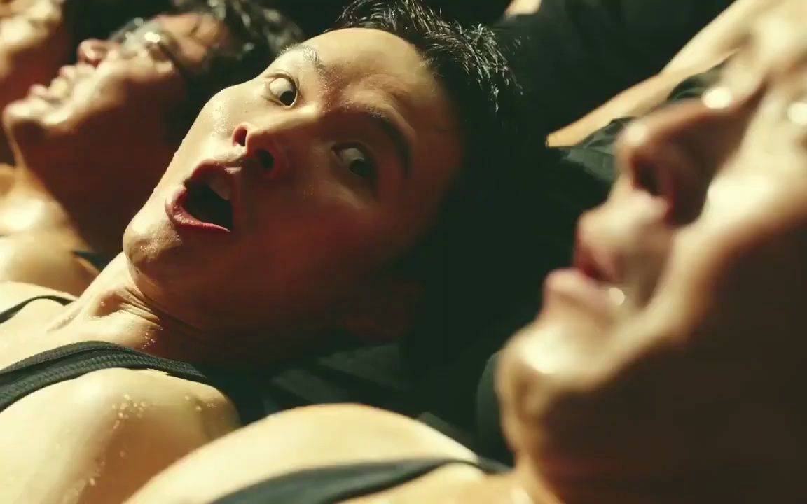 鸟屎掉在脸上,地震不能逃跑 日本拟人居家广告