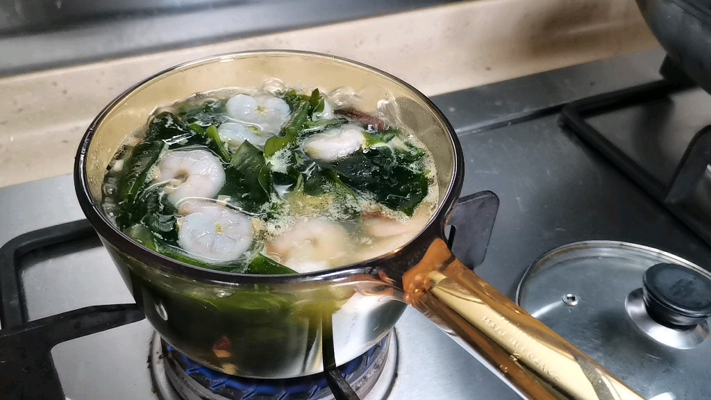 虾仁海带汤