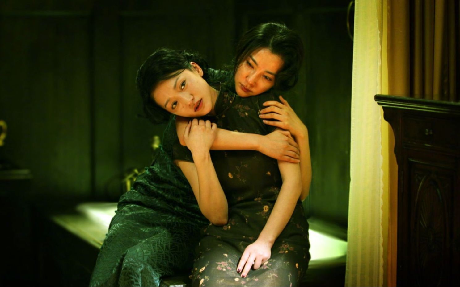 大v曝李冰冰拍《风声》太拼,为入戏90秒喝8两白酒,导演亲自下场辟谣