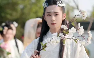 Descargar video: 花朝已至，十二花神归位～快来认领属于你的月份花神吧！居然还有男花神，这次是鲜花衬绿叶！