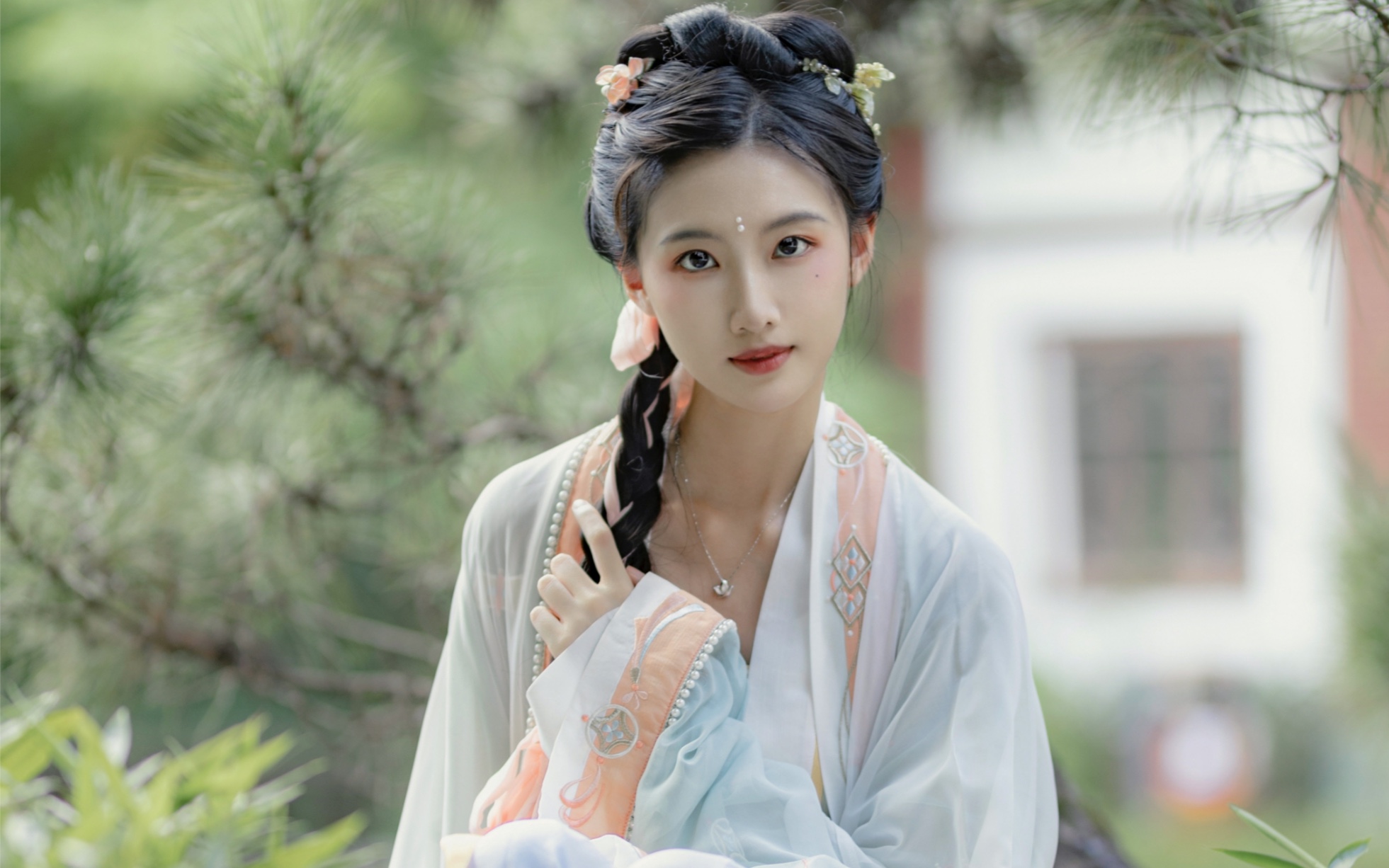 汉服之美在华夏,这样的古风小姐姐你喜欢吗?