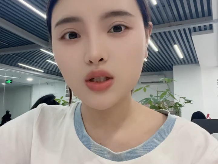 女人拥有两张嘴 男人拥有两个头