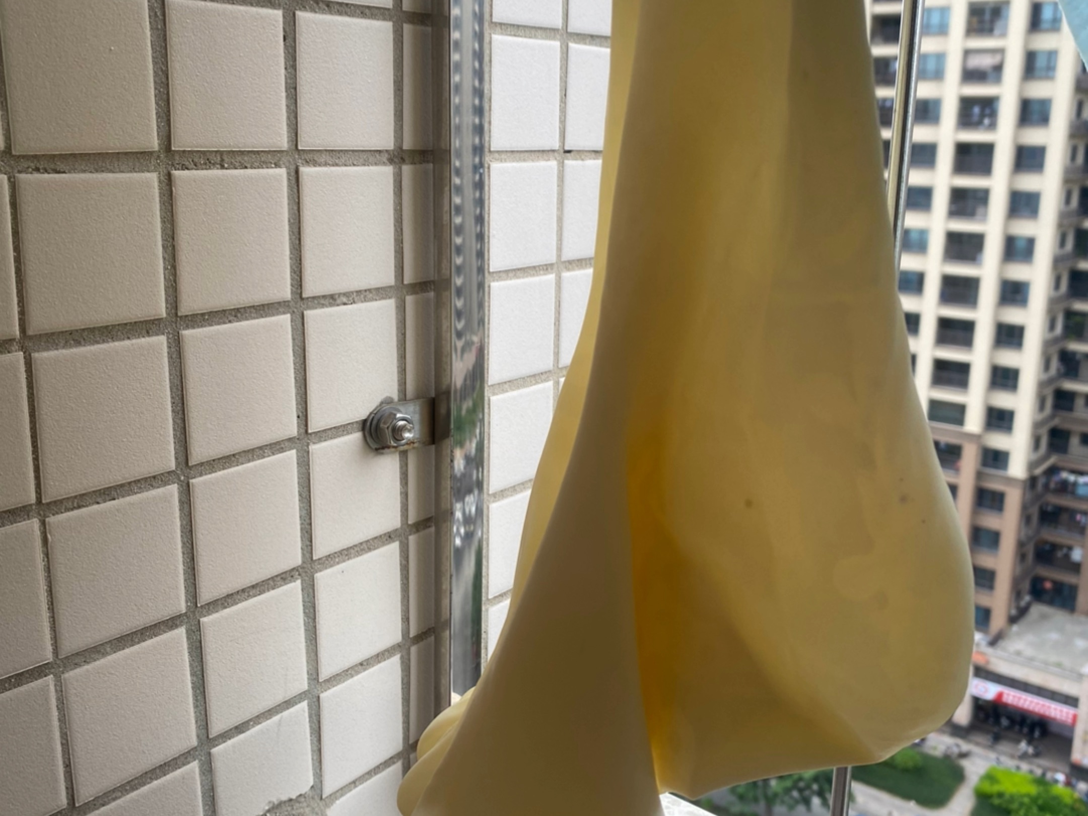 晾晒中… (乳胶五指袜)