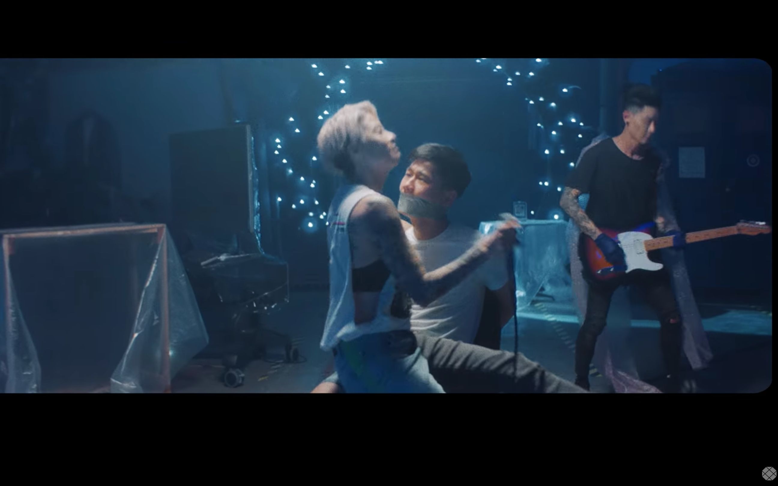 【amber liu _ x】 2.other people. 191106 74中英歌詞75