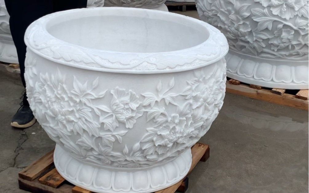 天然汉白玉石材雕刻而成石雕鱼缸石缸荷花缸门海