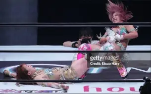 Télécharger la video: 【STARDOM】2023年All Star Grand Queendom，Stardom奇迹之星冠军头衔赛，白川未奈 vs 上谷沙弥，4.75星！(原声剪辑)