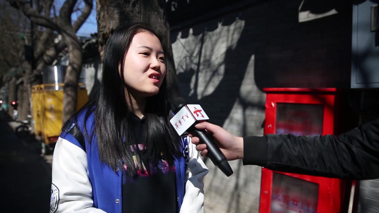 巷战街头随机采访你愿意嫁给军人吗