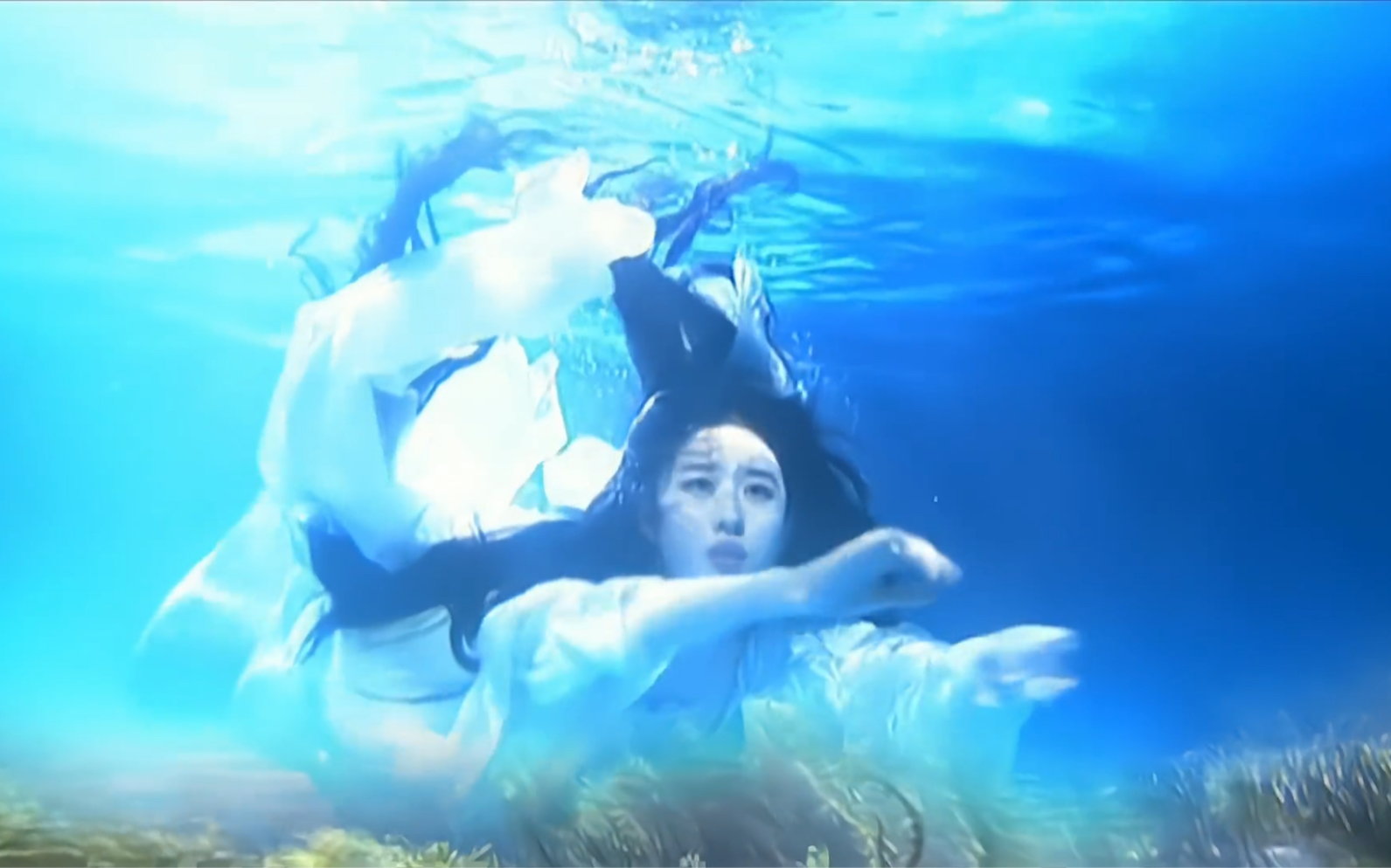 刘亦菲|小龙女|连吐血都这么美,水下更是绝美!